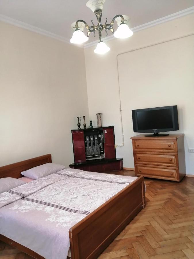 Apartament Затишна Оселя Lwów Zewnętrze zdjęcie